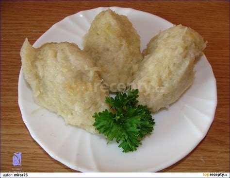 Chlupaté knedlíky ze syrových brambor
