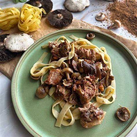 Tagliatelle s ragú z vepřové krkovice