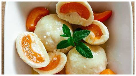makrobiotické ovocné knedlíky z pohanky a tofu