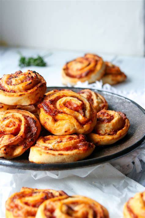 pizza šneci z kynutého těsta