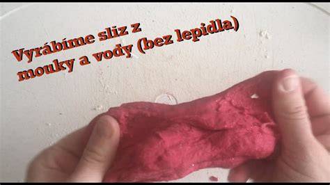 Sliz z mouky vody a oleje v misce