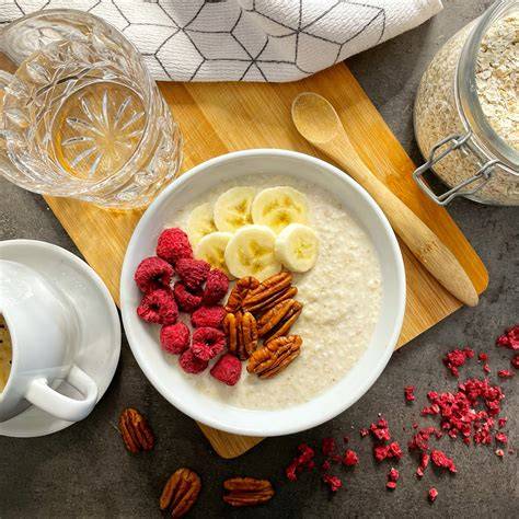 Veganská pohanková kaše s ovocem a ořechy