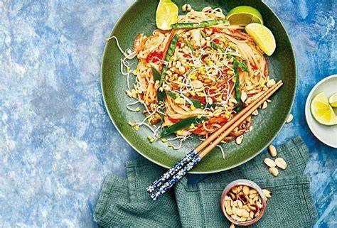 Pad Thai rýžové nudle s limetkou