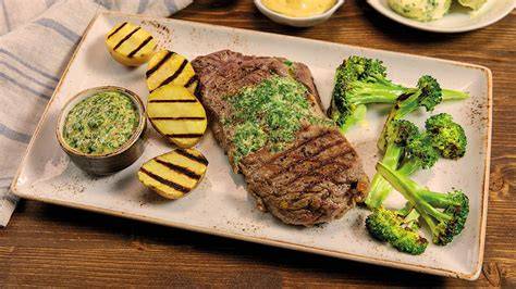 Grilovaný steak s bylinkovou omáčkou