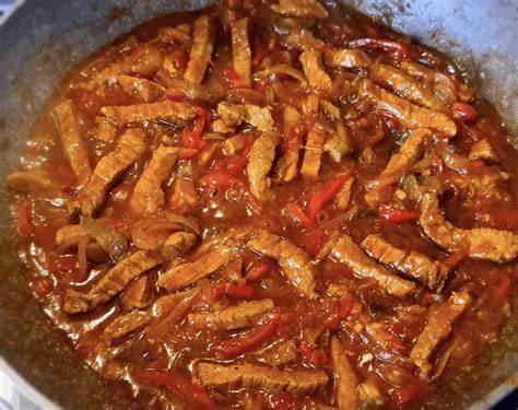 Restování vepřového masa s paprikou
