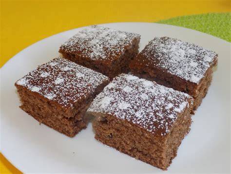 Vláčná mrkvová perníková buchta