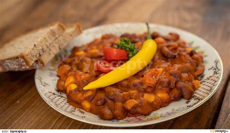 Fazole po mexicku s kukuřicí a chilli