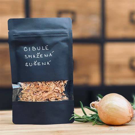 Vrstvení hermelínu cibule koření sklenice