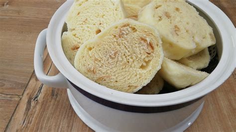 Hrníčkový knedlík v mikrovlnné troubě
