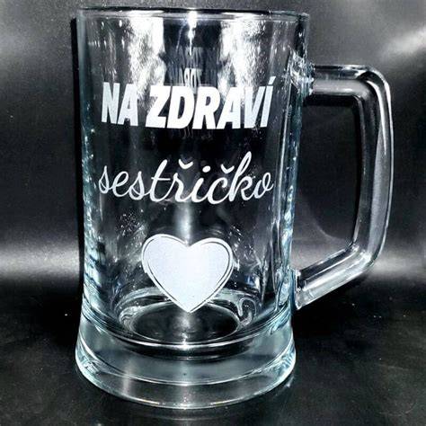 Sklenice s černorybízovým džemem