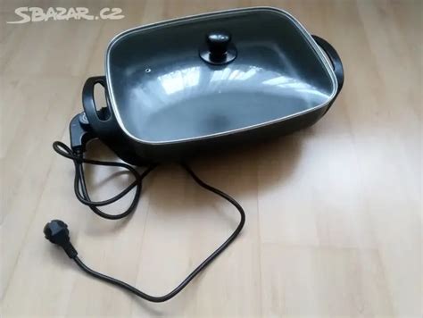 domácí elektrická pečicí pánev