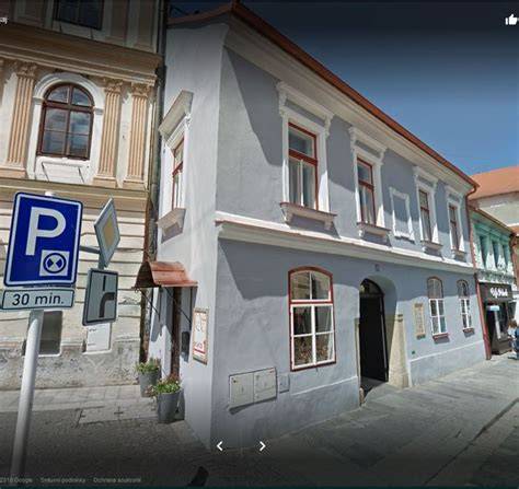 Parkování a kolárna penzionu Třeboň