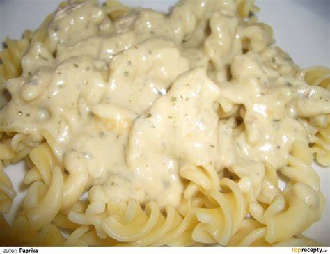Těstoviny fusilli se sýrovou omáčkou