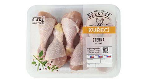Čerstvá kuřecí stehna v balení