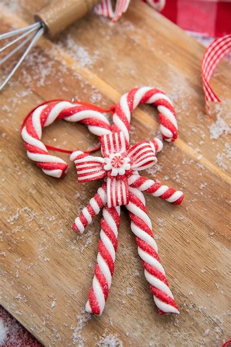 Vánoční makronky s candy canes