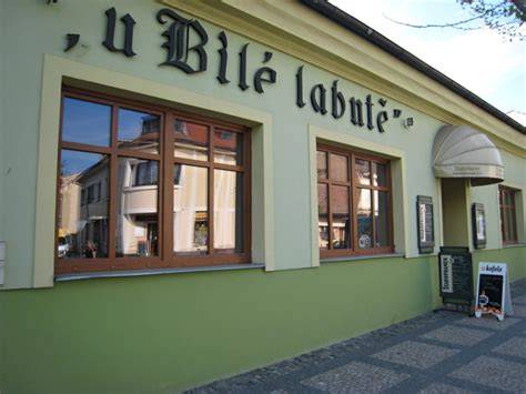 venkovní posezení restaurace Lysá nad Labem