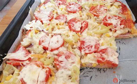 domácí pizza bez droždí na plechu